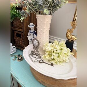 Elegant Cream Vase with Textured Design